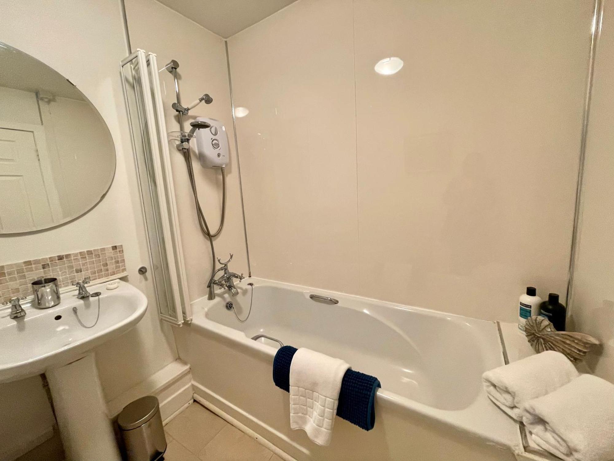 Вилла No 2 Ramageton At Carnell Estates Трун Экстерьер фото